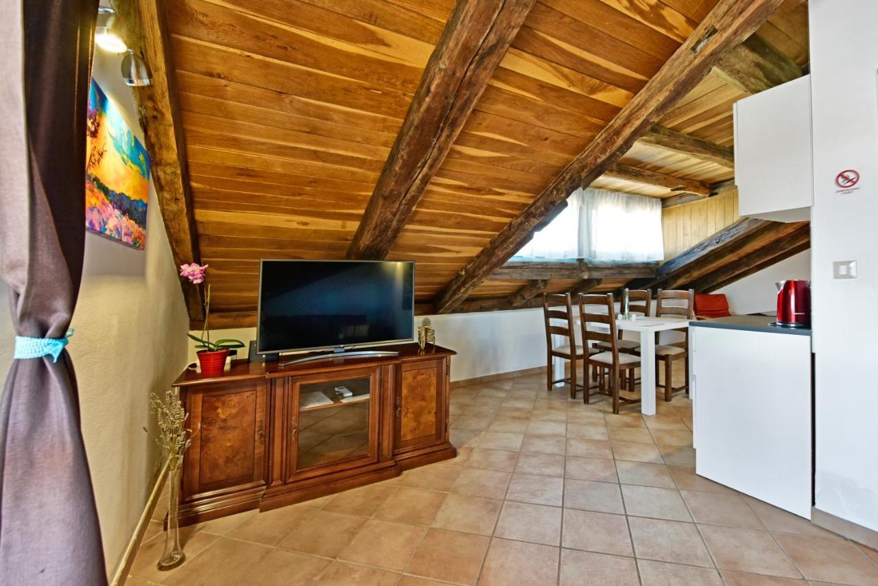 Alavanda Porec - App S Bazenom ภายนอก รูปภาพ